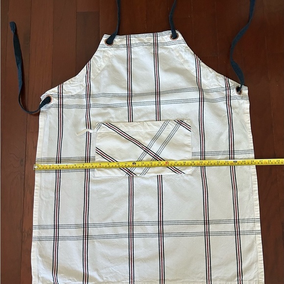 Hearth & Hand with Magnolia Kitchen Aprons high quality 100% cotton adult size - Picture 3 of 8
